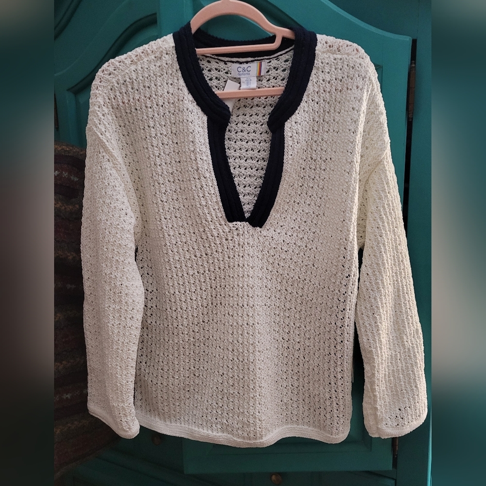 C&C California Cream V-Neck Sweater with Navy Trim